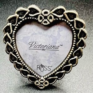 Vintage Russ Victoriana Mini Pewter Picture Frame Heart Shaped Miniature Frame